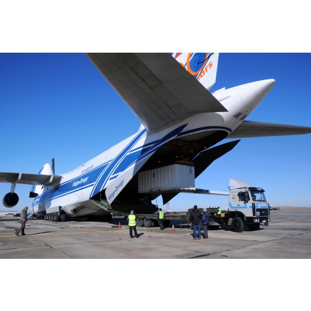 包機.jpg 包機.jpg
